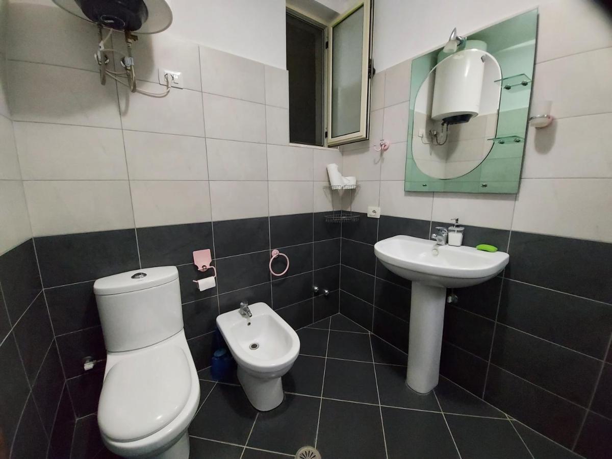 Hotel Kalemi Corovode Екстер'єр фото
