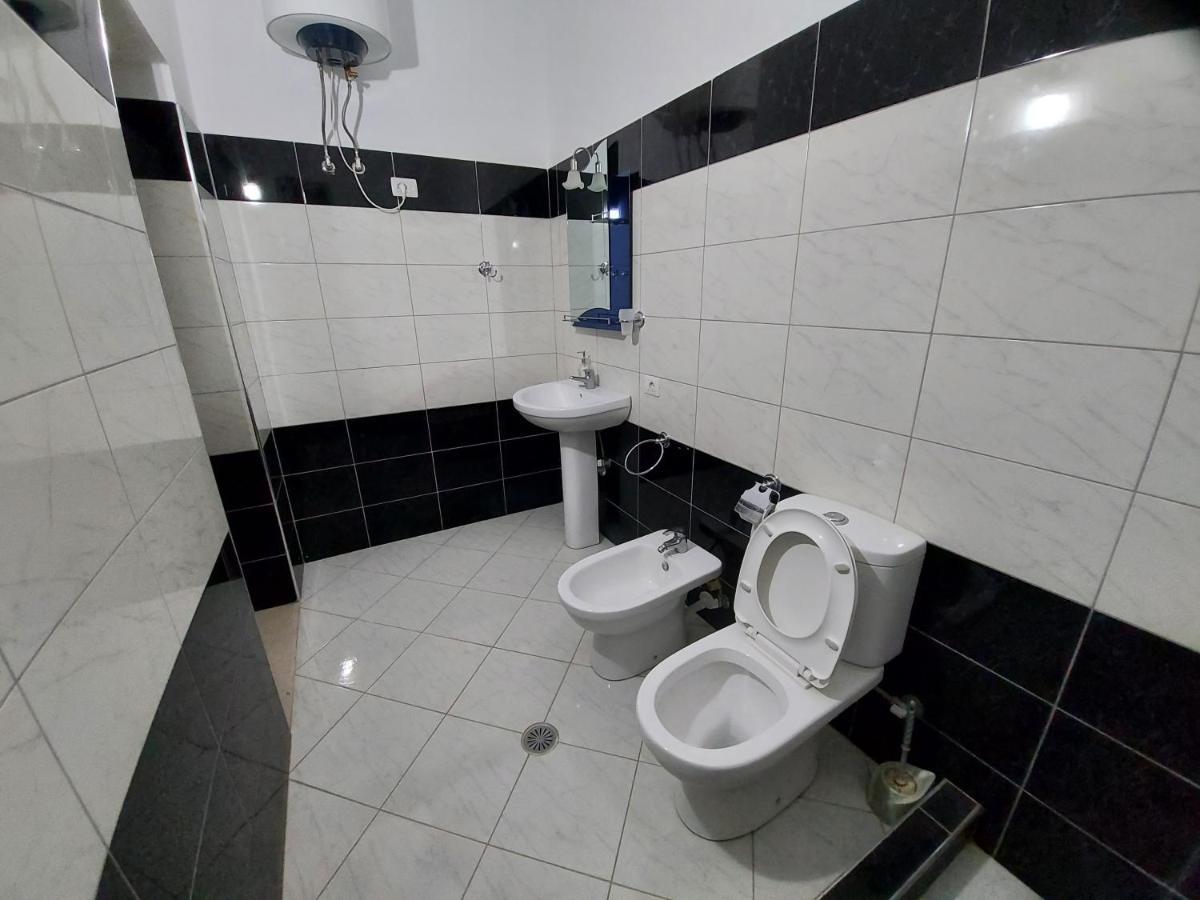Hotel Kalemi Corovode Екстер'єр фото