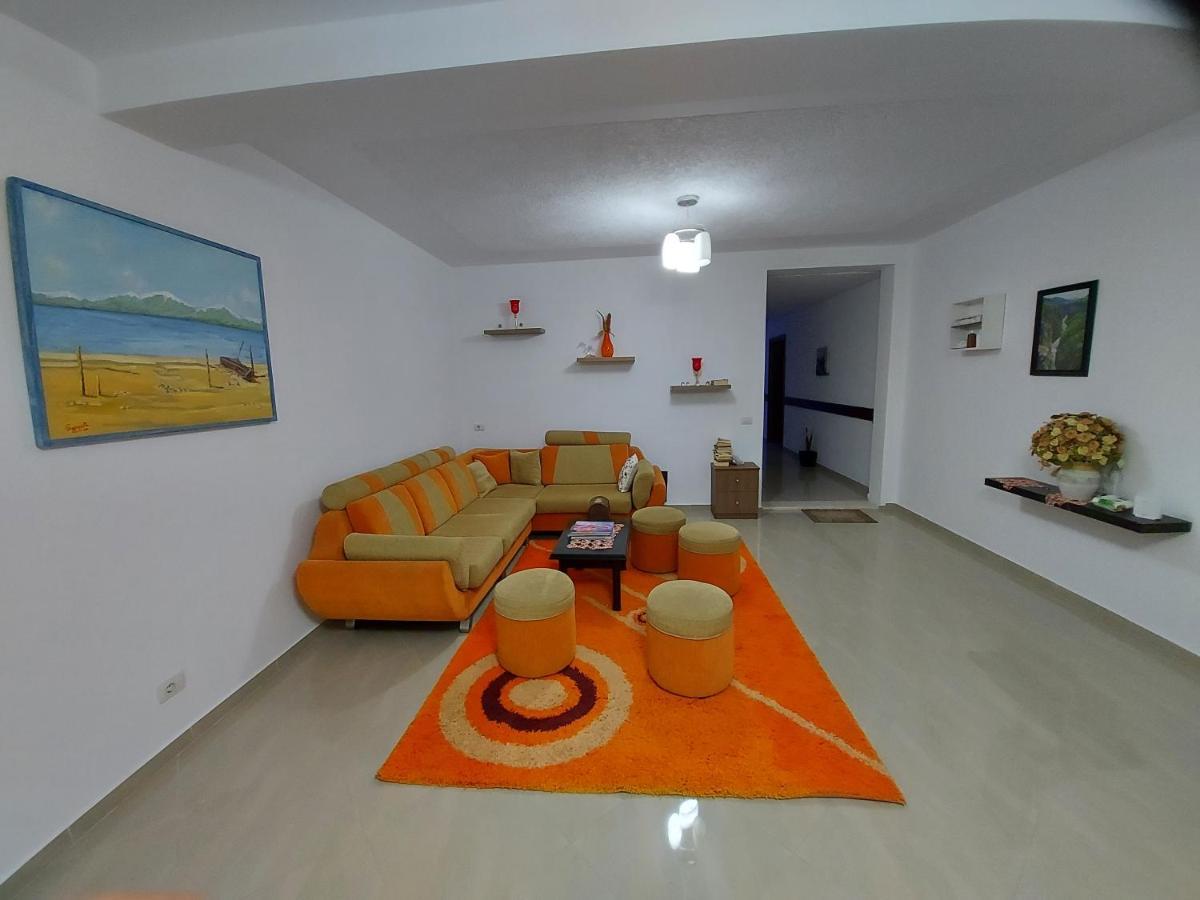 Hotel Kalemi Corovode Екстер'єр фото